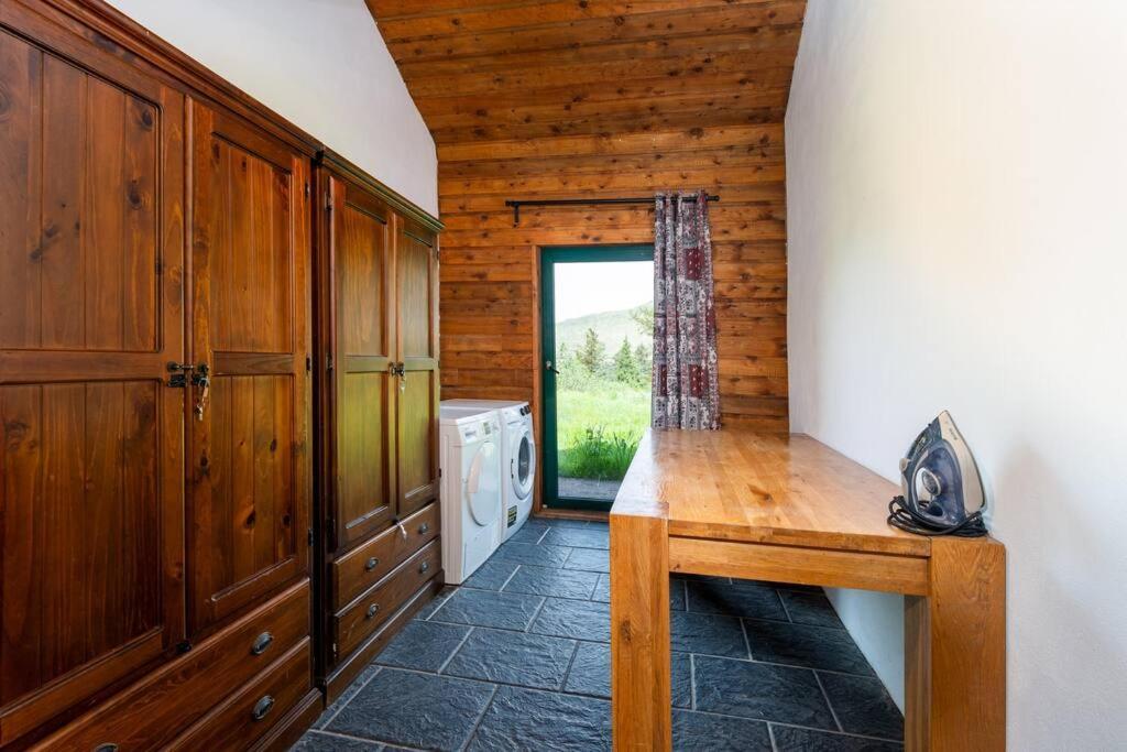 Heather Lodge With Sea And Mountain Views Leenaun Dış mekan fotoğraf